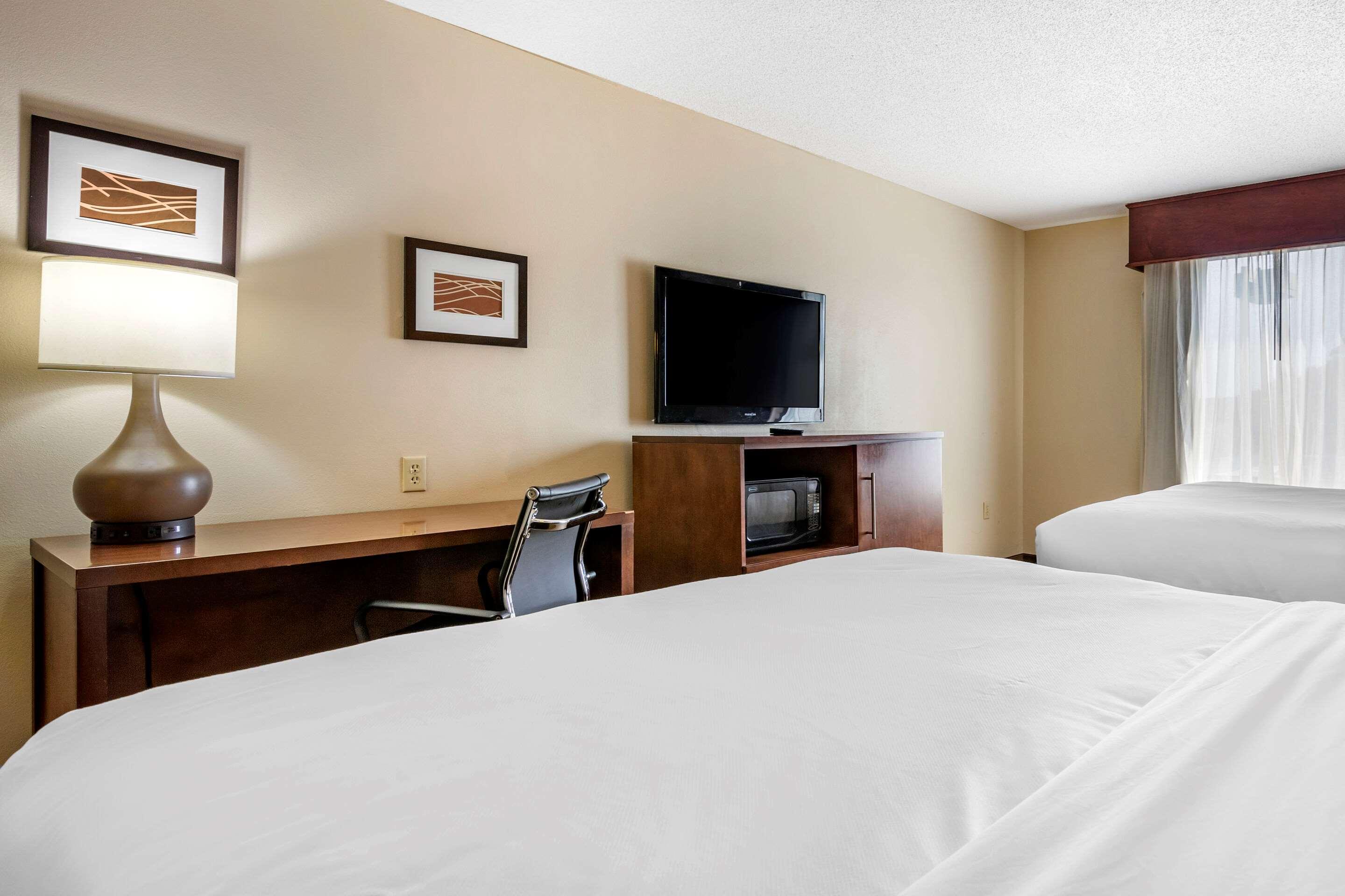 Comfort Inn & Suites Statesboro - University Area Exterior photo