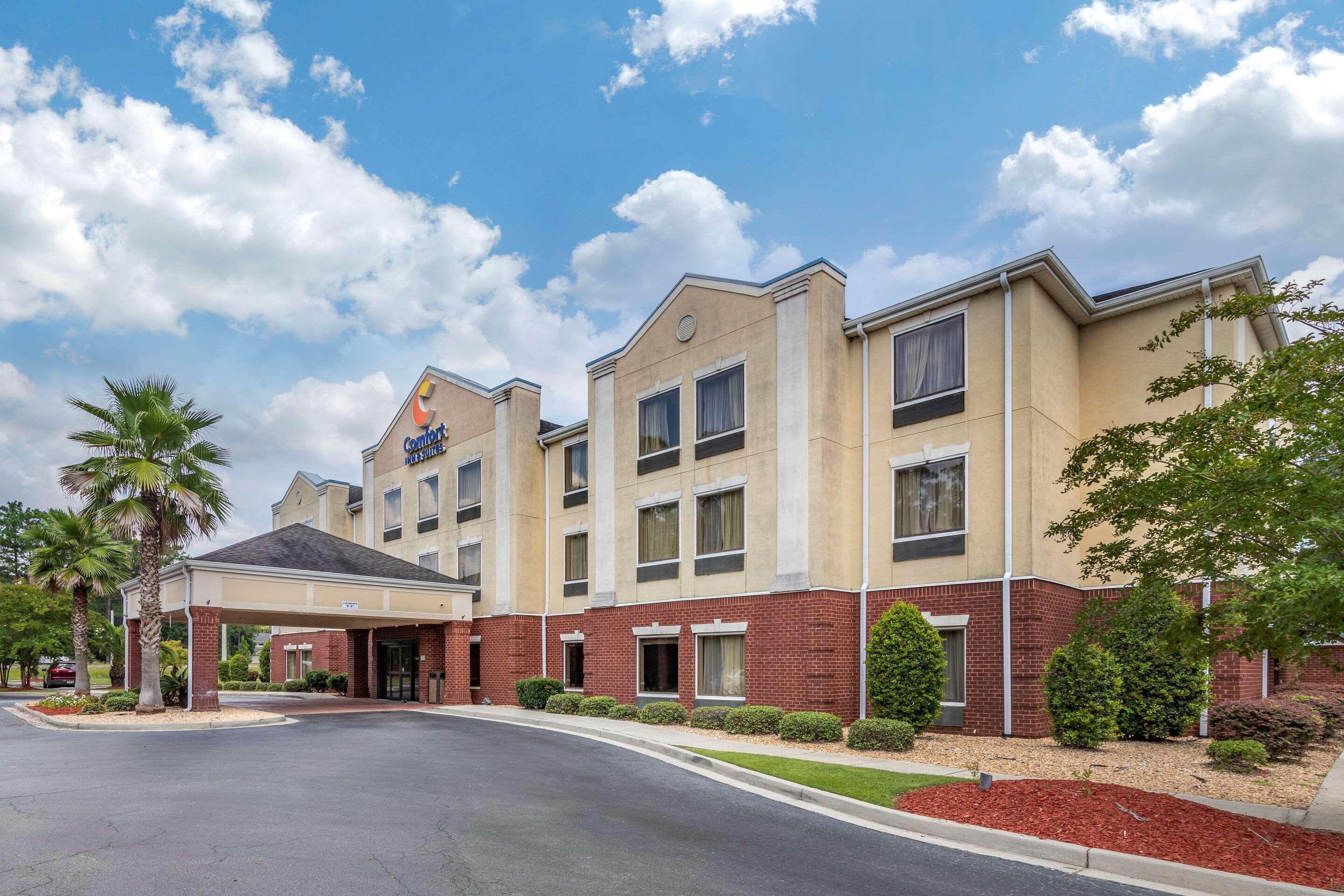 Comfort Inn & Suites Statesboro - University Area Exterior photo